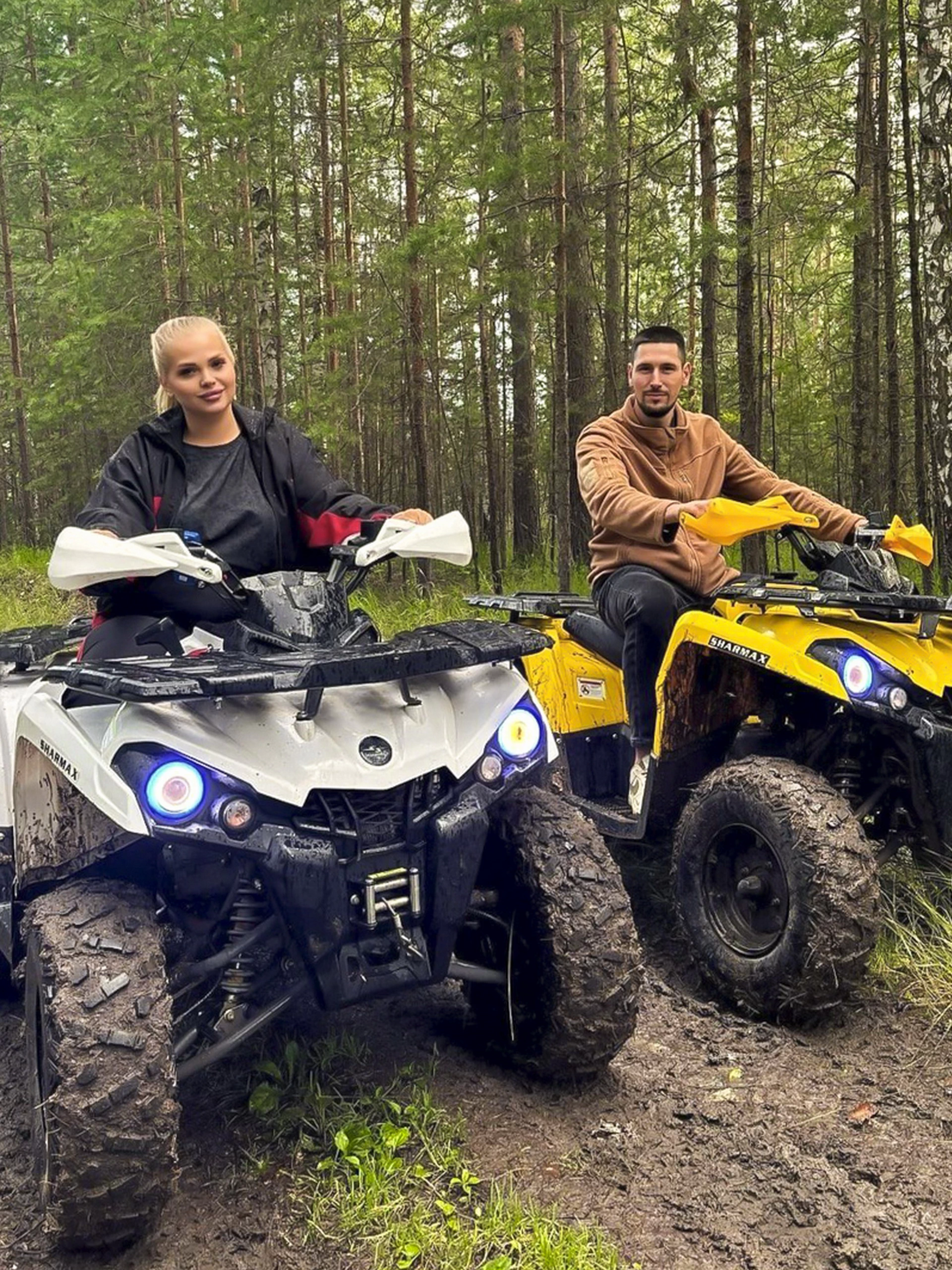 Выберите свой формат: исследуйте окрестности самостоятельно или доверьтесь гиду, который проведёт вас по самым интересным местам.